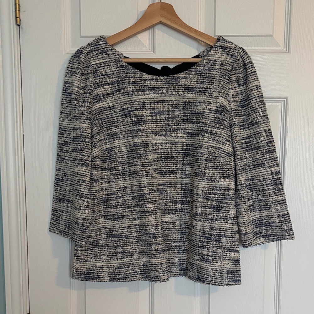 RW&Co textured top with 3/4 length sleeves